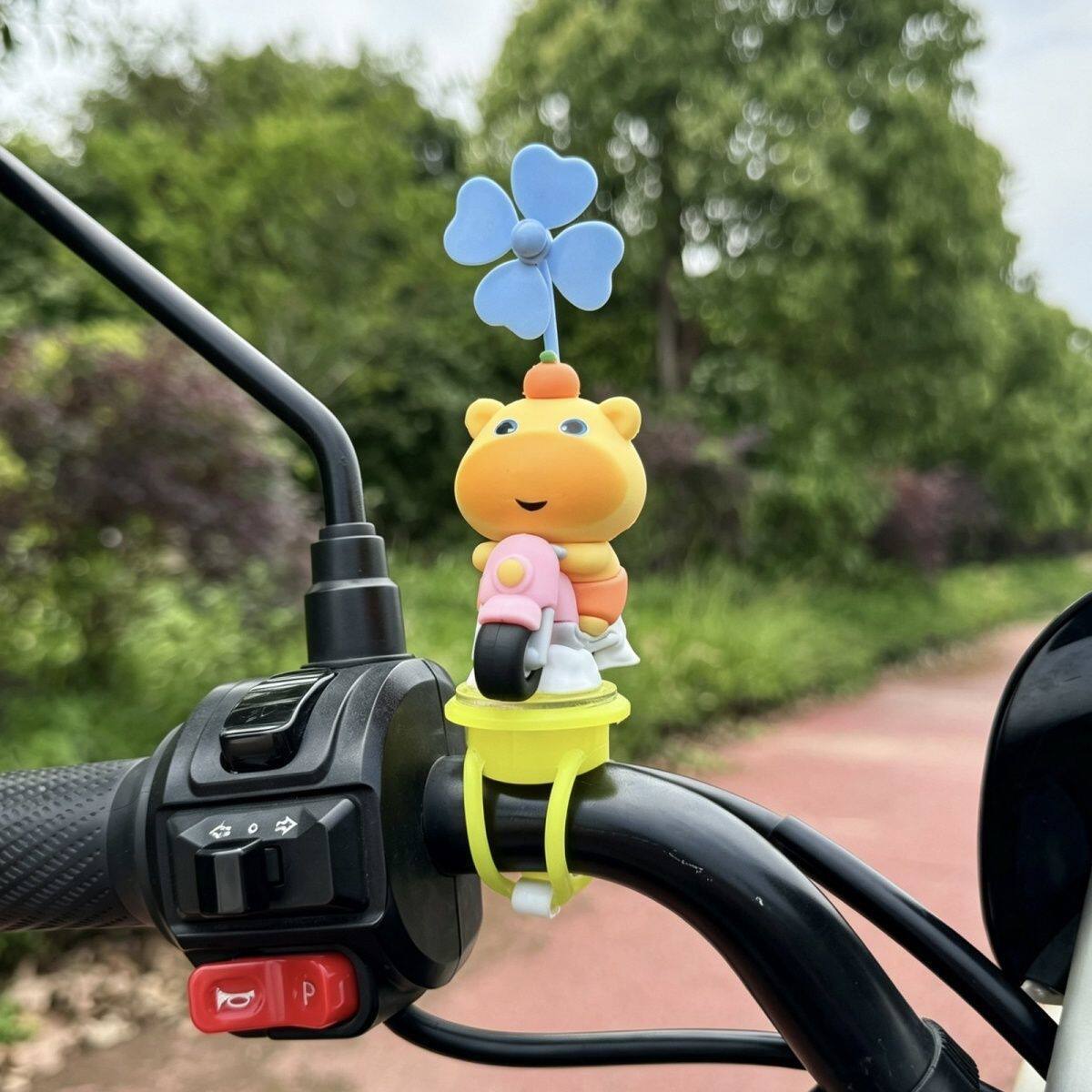 Electric vehicle decoration capybara Lulu rotating windmill, universal cute decorative toy pendant for bicycles and motorcycles