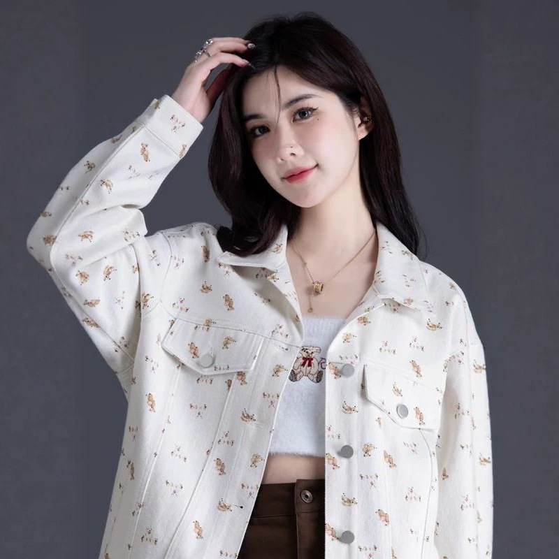 Cute and unique all-over bear print denim jacket for women, new spring/autumn Korean style, casual and versatile workwear jacket Cute and unique all-over bear print denim jacket for women, new spring/autumn Korean style, casual and versatile workwear jacket