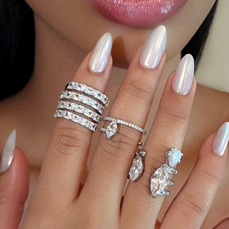 24 pieces of pearlescent almond-shaped press-on nails, fashionable wearable nails, moonlight shiny nails 24 pieces of pearlescent almond-shaped press-on nails, fashionable wearable nails, moonlight shiny nails