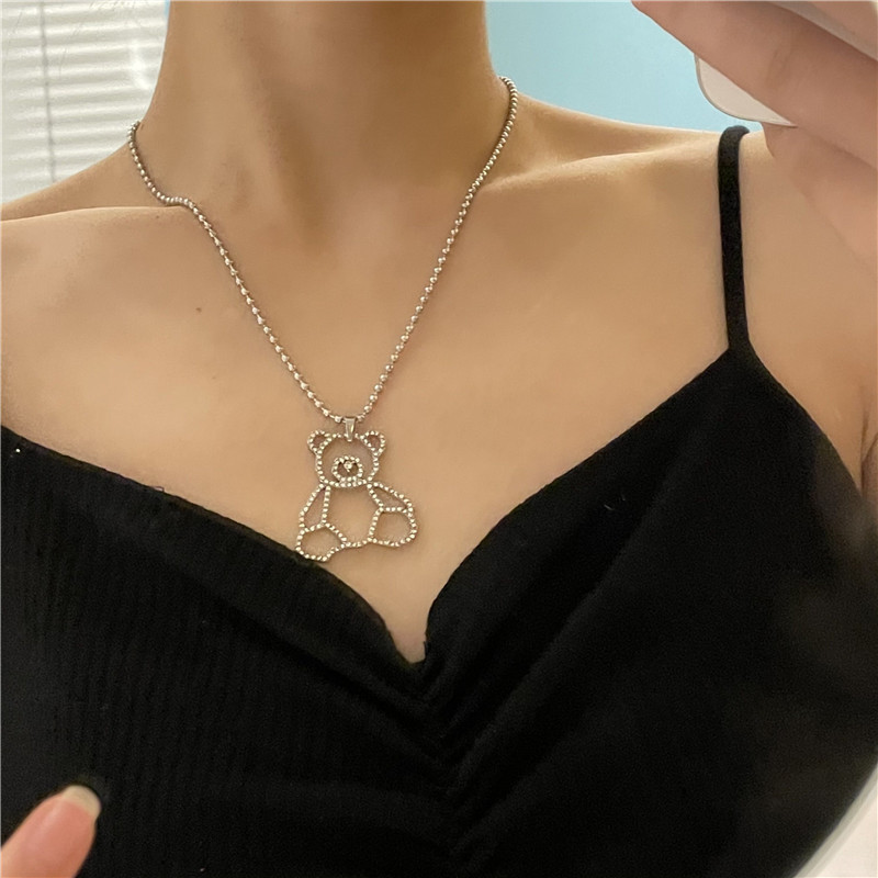 Simple Diamond Bear Pendant Necklace Wholesale display picture 3