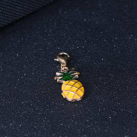 随变 2021新款 floating locket charms钥匙扣挂件滴油小菠萝挂件