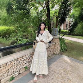 奶茶系穿搭一整套2025初秋新款钩花镂空上衣洋气半身裙两件套