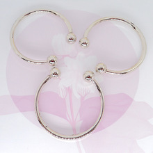 ���l���bU�ֿ� Ӿ�b��A��Ӿ��ǰ�� �Ȼ���U�ͿۈA��һ�^���ɲ�ж