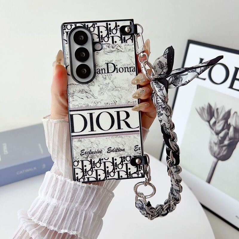 European and American Trendy Brands Suitable for Samsung Zfold7 Phone Case, Foldable Screen Zfold6 Wrist Strap, W26 Protective Cover, Women's Model W24 European and American Trendy Brands Suitable for Samsung Zfold7 Phone Case, Foldable Screen Zfold6 Wrist Strap, W26 Protective Cover, Women's Model W24