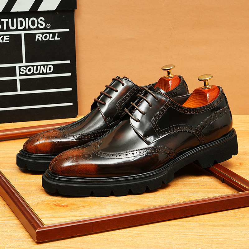 [pies] zapatos de cuero genuinos para hombres de negocios británicos cuero de vaca tallado en el interior con tirantes de cabeza cuadrada y zapatos de hombre marrones para bodas del novio
