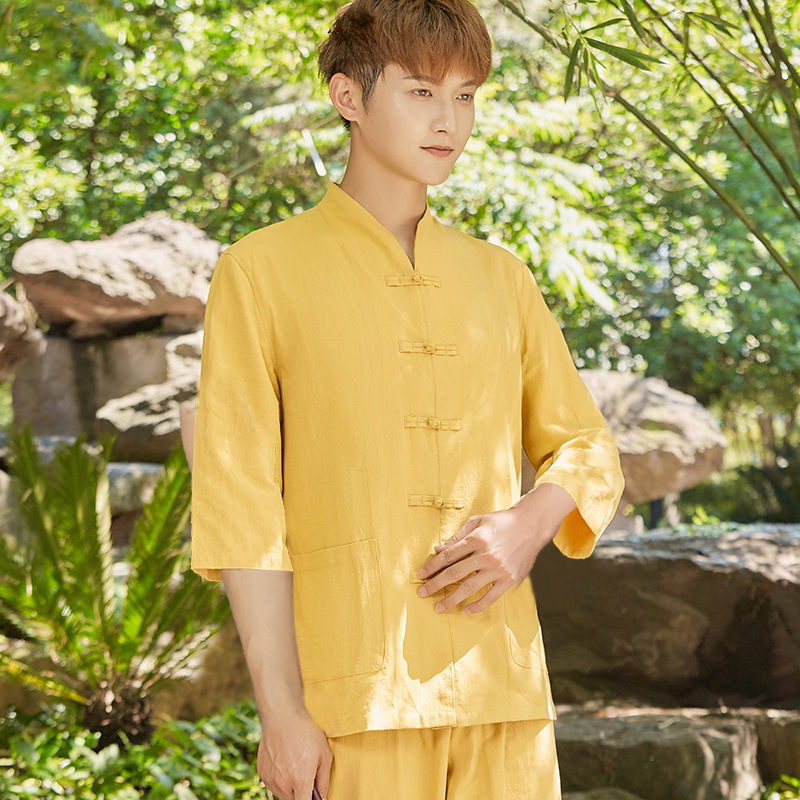 Мужской костюм с куркумой и рукавами три четверти