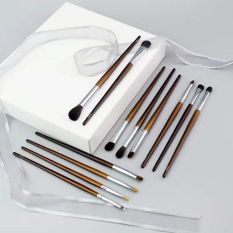 Wool Animal Hair Eye Shadow Brush Tapered Nose Shadow Concealer Lip Brush Eyebrow Brush Pressure Eye Tail Cangzhou Makeup Brush Bright Color