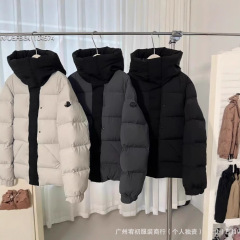 新しい Benmengjia の人気の黒戦士の男性と女性の同じスタイルの綿ジャケット、フード付きの厚く暖かいファッショナブルなジャケット