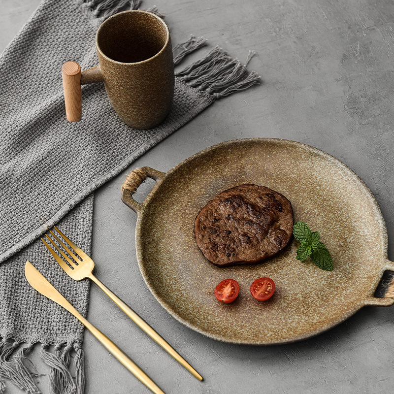 Platos de cerámica japonesa retro hechos a mano platos creativos hoteles caseros plato de pescado plato de filete plato de ensalada pequeña venta al por mayor