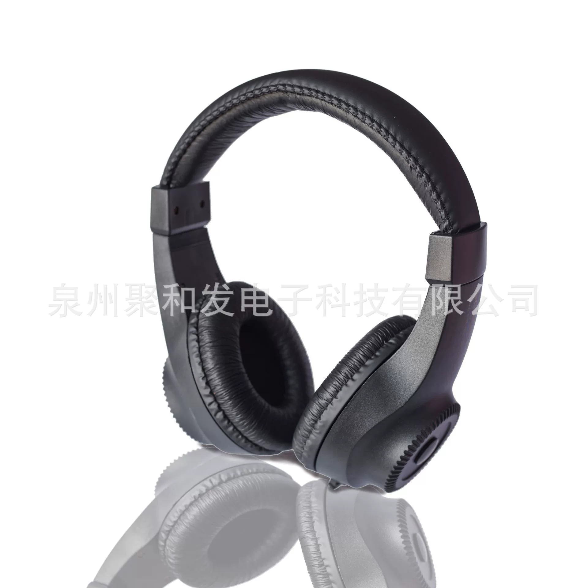 Compatible electronic musical instruments, synthesizer, guitar, headphones, 3