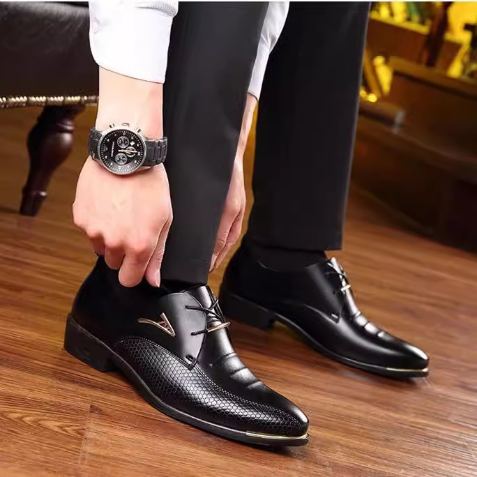 Los hombres de otoño transfronterizos más el tamaño de los zapatos de los hombres zapatos de cuero formales de negocios de los hombres zapatos casuales con cordones de cuero bajo-top