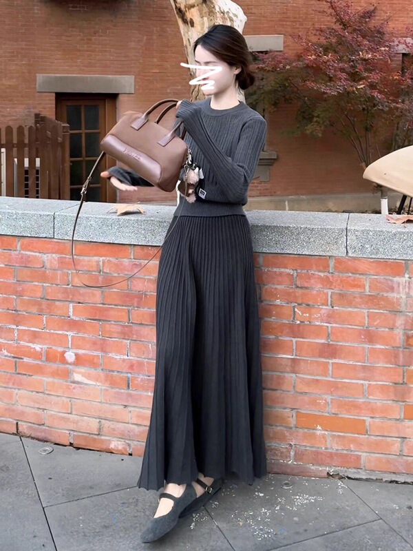 法式高级感灰色针织连衣裙子女秋冬季2025年新款气质内搭长裙套装|undefined