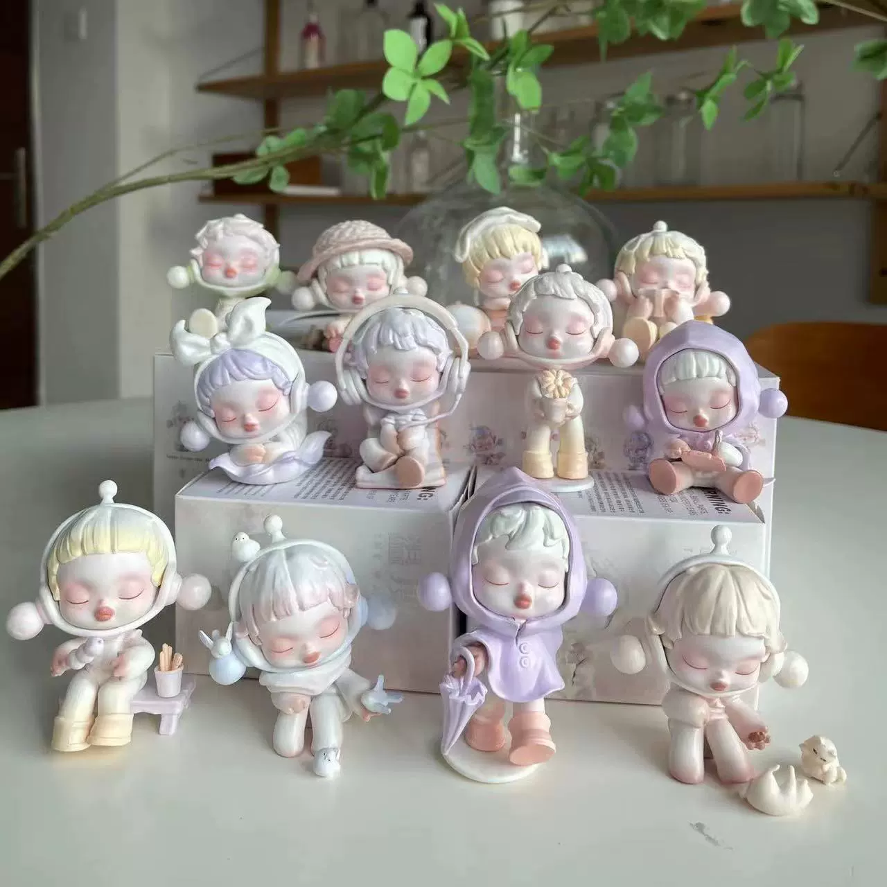 Фигурка в слепой коробке (Bubble Mart) SKULLPANDA temperature series, коллекционная мини-фигура, несколько вариантов