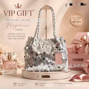 VIP��߅m���n����Ƭƴ��Ů�����ذ��μ�r�ֽ��^��yͨ�ڴ�Ů��