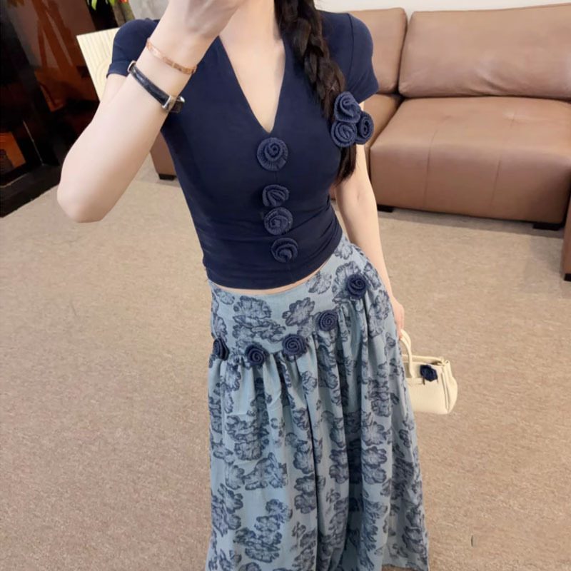 2026 Summer Bohemian Resort Style Blue V-Neck Top + Tie-Dye Flared Skirt Two-Piece Set Available for Dropshipping 2026 Summer Bohemian Resort Style Blue V-Neck Top + Tie-Dye Flared Skirt Two-Piece Set Available for Dropshipping