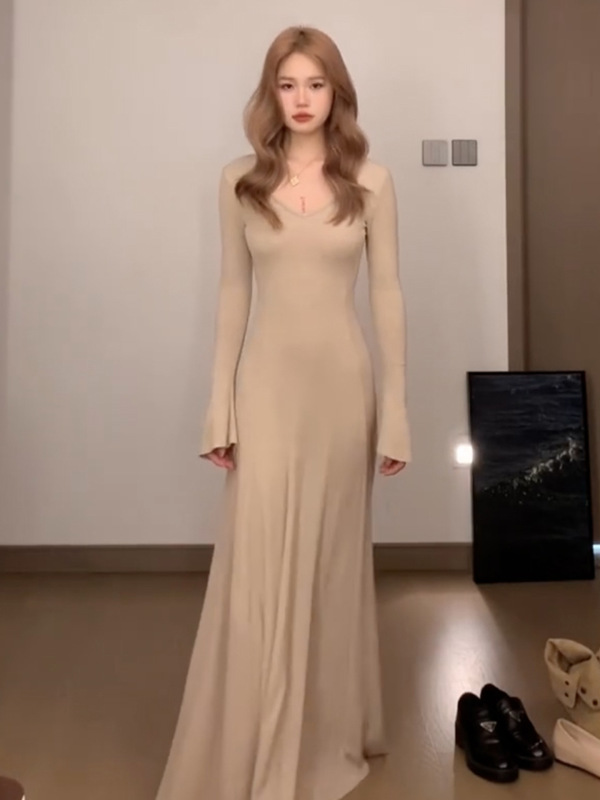 打底内搭针织连衣裙女早秋装2025新款感修身显瘦法式冬季长裙|undefined