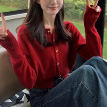 小金豆精致又通勤的浣熊绒小毛衣开衫女秋甜美针织上衣