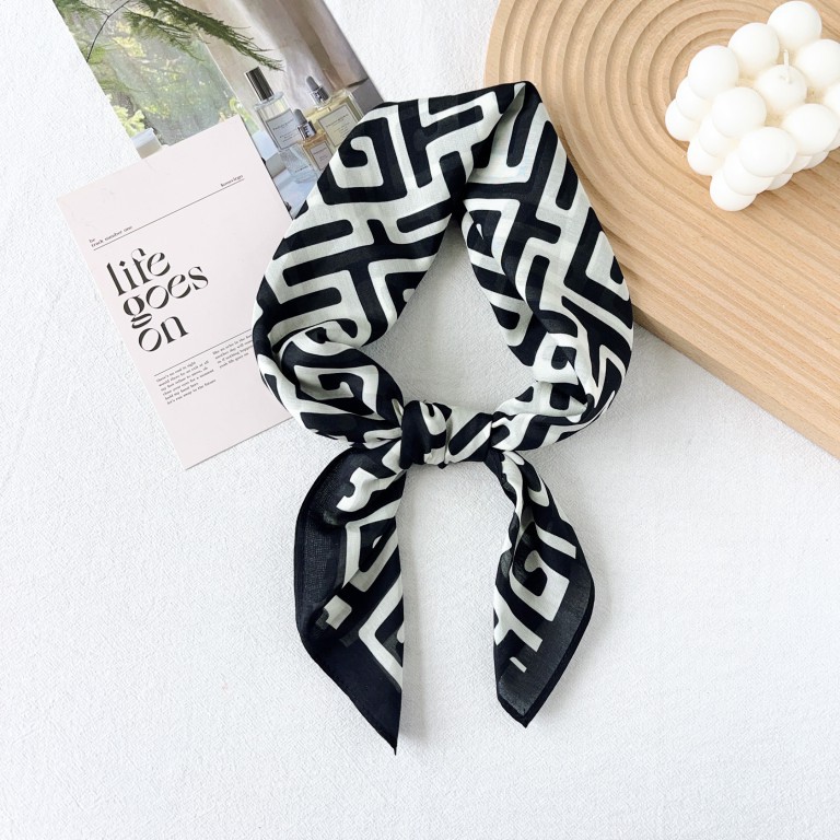 Pañuelo de seda con letras de laberinto de todo fósforo de moda coreana "Silk" para mujer, bufanda transpirable delgada de primavera y verano, pañuelo de protección solar