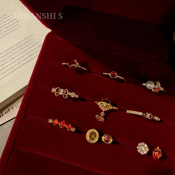 "Yumeiren" Red Elegance National Style Women's Ring with Cat's Eye Stone, Exquisite Blooming Flower Design, Graceful Ring Accessory