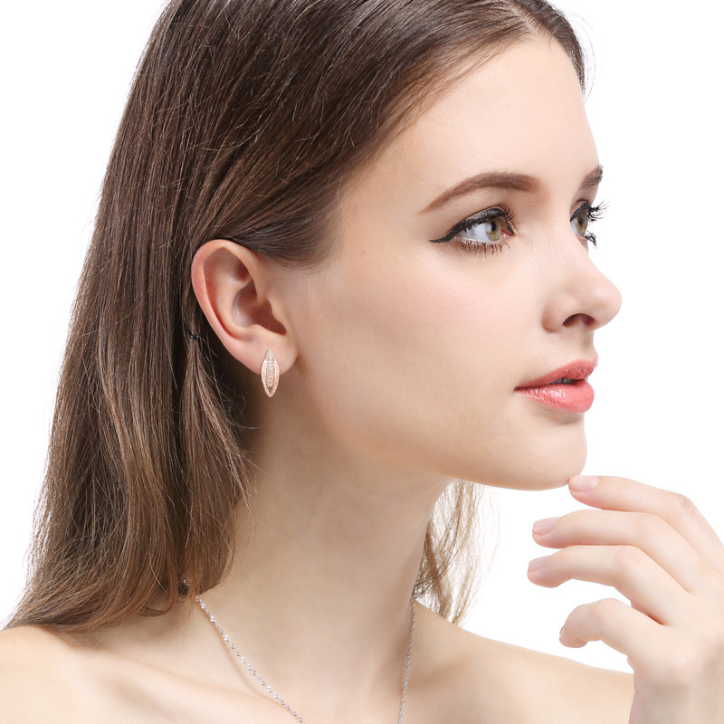 S925 plata esterlina llena de diamantes pendientes de las mujeres de moda simple elegante oval geométrico con incrustaciones de circón pendientes de oro rosa
