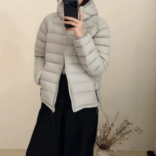 连帽轻薄户外2026新款白鸭绒排骨羽绒服女士旅行防风御寒时尚外套