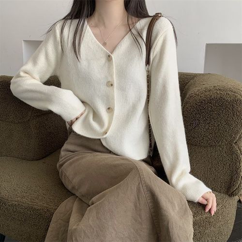 Early autumn Korean-style soft and fluffy solid-color V-neck cardigan, effortless short-length layering knitwear, versatile women's lightweight outerwear