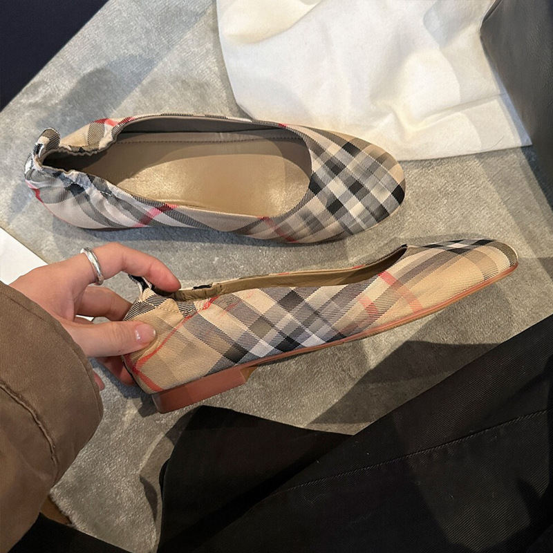 In stock and ships immediately~ Momo Nuonuo style large size round toe shallow slip-on Mary Jane flat shoes for women
