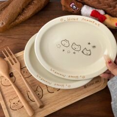 クリーム色の星猫ins風韓系イラスト動物円盤高顔値サラダ朝食果物デザート皿