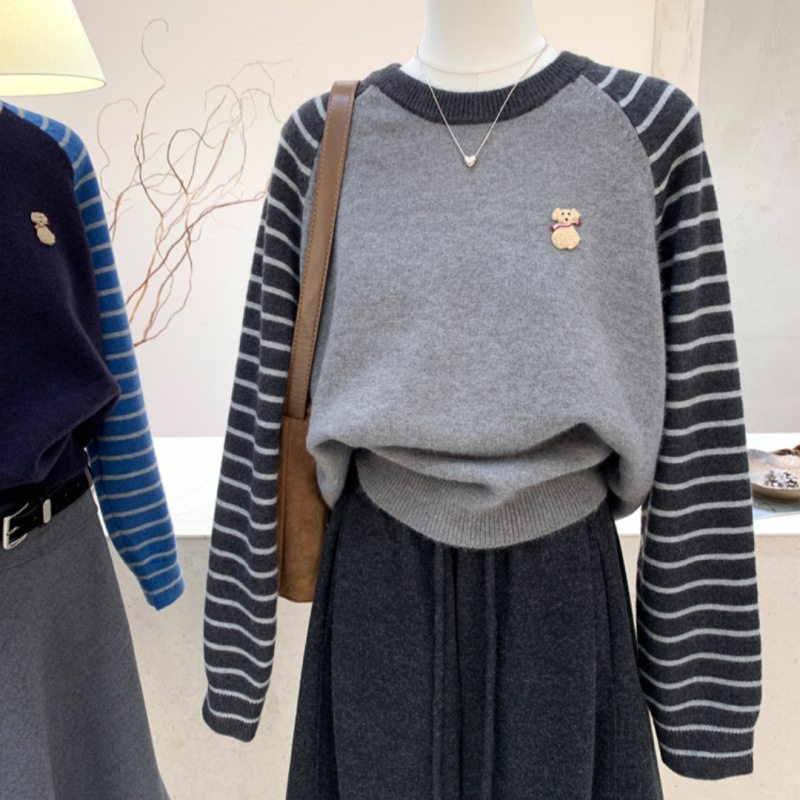 2025年秋冬新款韩系穿搭撞色条纹打底针织上衣女宽松显瘦减龄毛衣