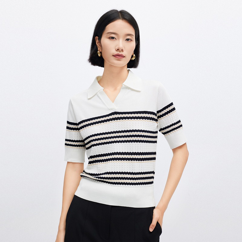 Knitted elegant base body-friendly summer sweater