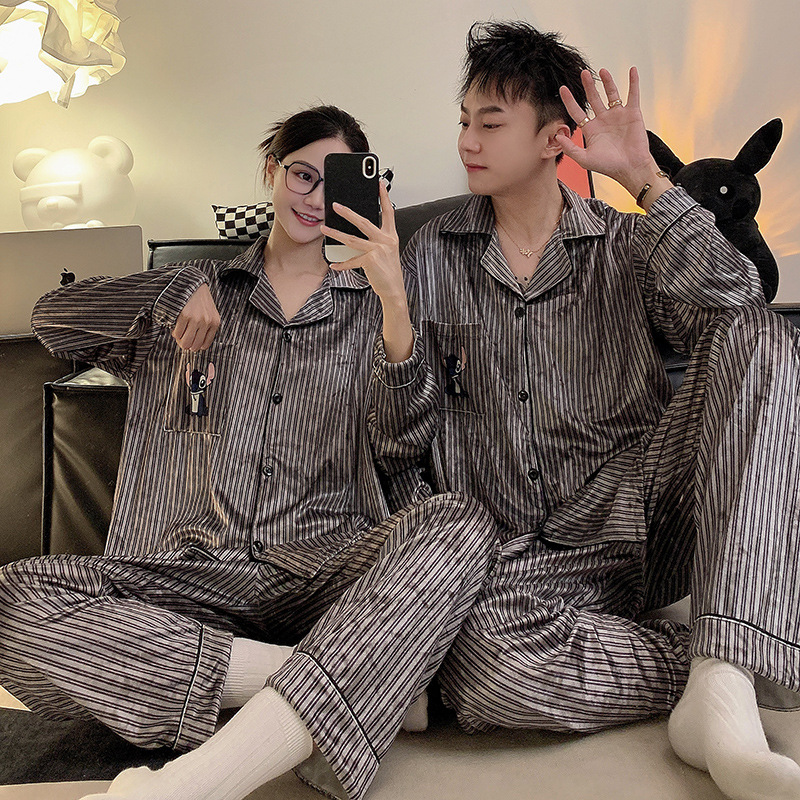 Pareja de pijamas de primavera y otoño de terciopelo dorado de manga larga de mujer de alto grado Camelia 2023 nuevos hombres de invierno homewear