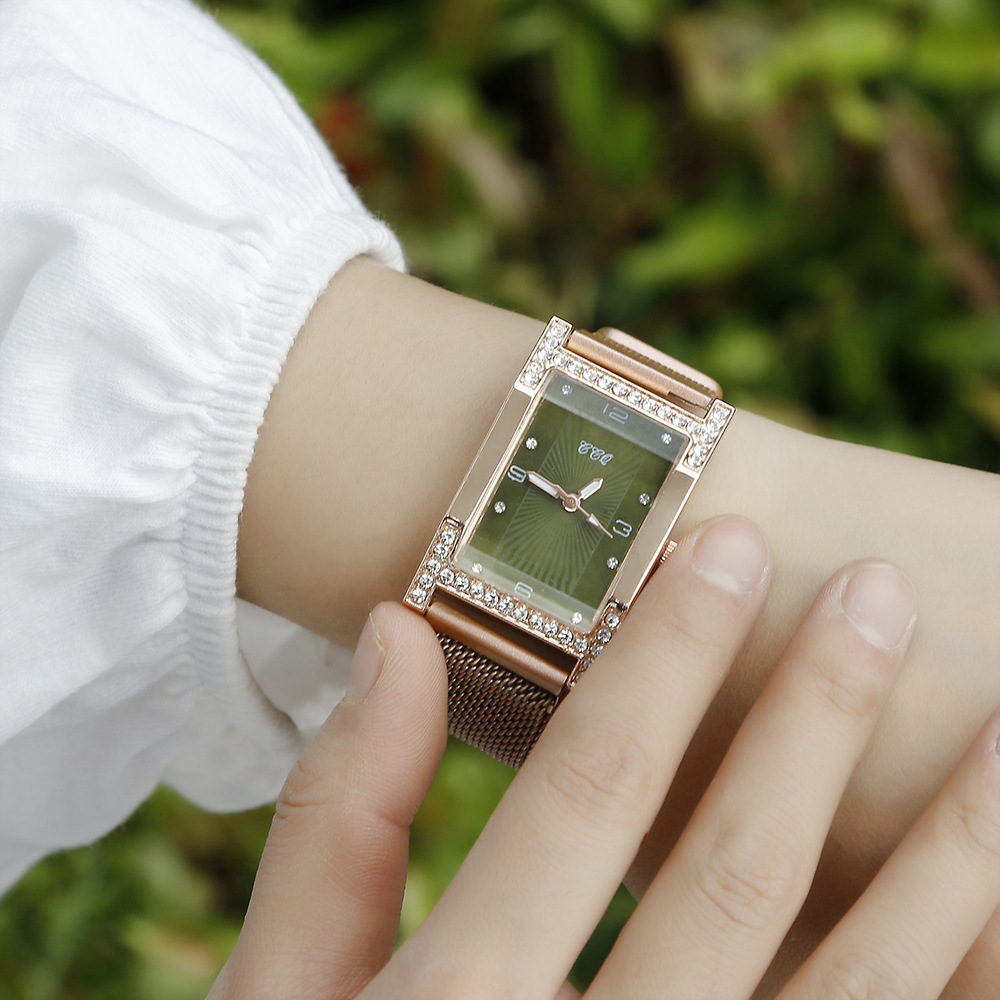 Ceas de damă Mila, cu cuarț, fără mecanism, cu cataramă magnetică, cu scală minimalistă și pătrată_voghion.com