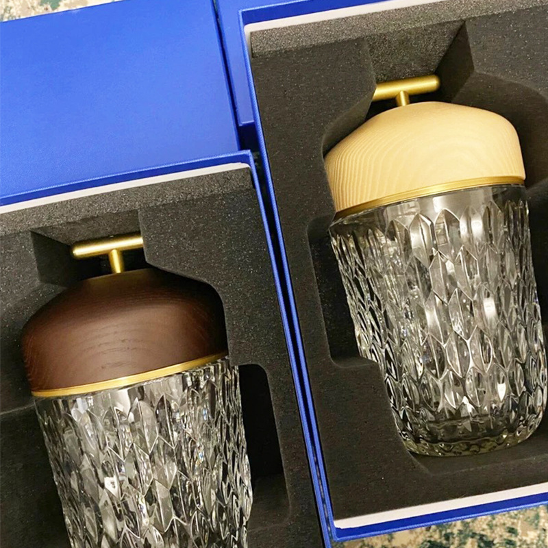 モダンライト高級イン松ぼっくりクリスタルランプ寝室のベッドサイドの装飾ナイトライトクリエイティブホームインターネット有名人充電式テーブルランプ