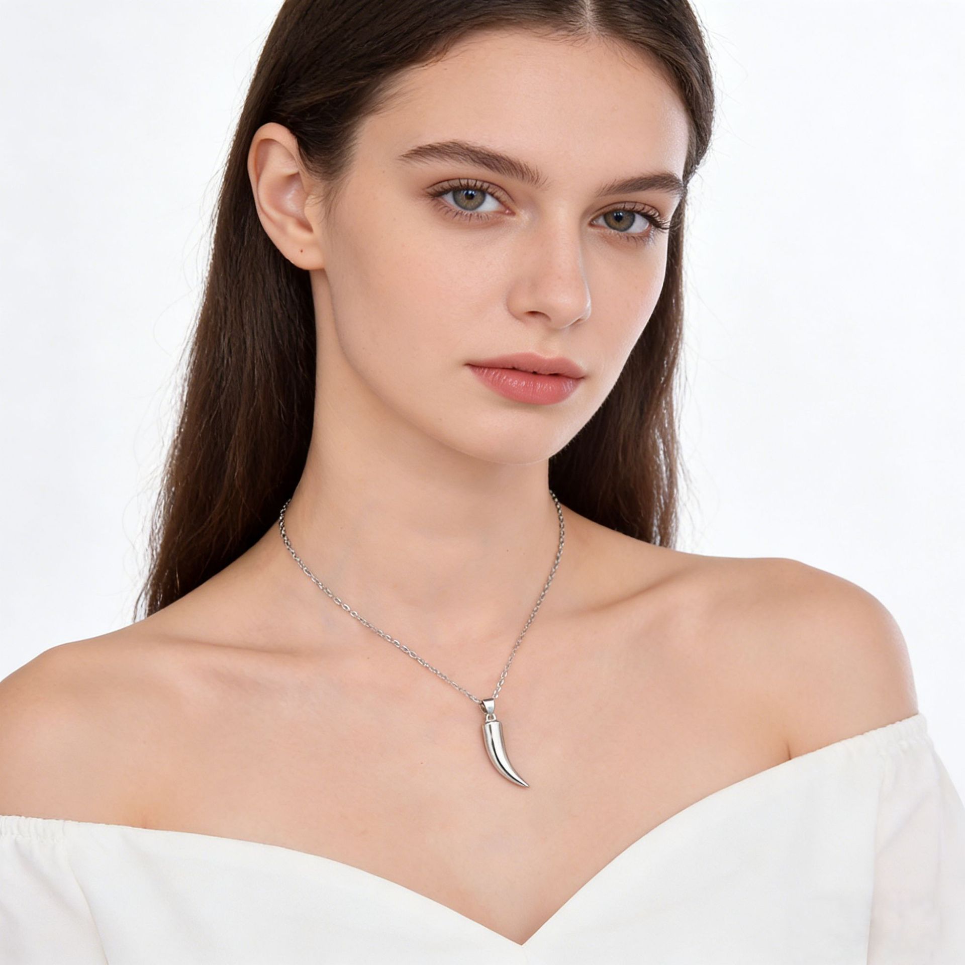 925 plata esterlina colgante en forma de luna mujer Europa y América cruzada retro simple de alto nivel sensación colgante crescente cadena clavícula