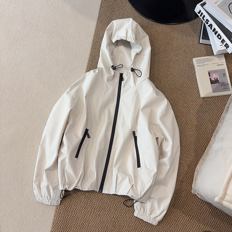 Short Loose-Fitting Zippered Windproof and Waterproof Sports Jacket, Outdoor Lightweight Jacket, Spring and Autumn Thin Hooded Jacket for Women Short Loose-Fitting Zippered Windproof and Waterproof Sports Jacket, Outdoor Lightweight Jacket, Spring and Autumn Thin Hooded Jacket for Women