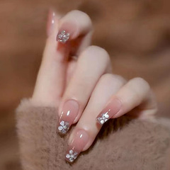 Gentle and Elegant Wind Beauty Nail Art with Ice-Transparent Pearl and Delicate Floral Blushes, Mid-Length Removable Acrylic Nails