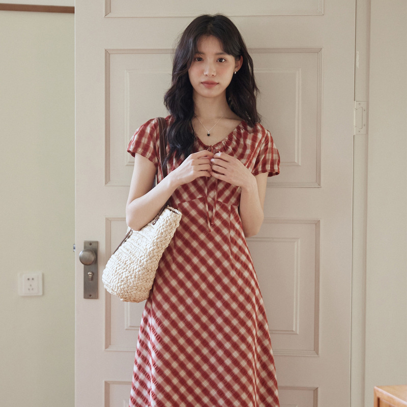 MIXABO レトロコントラストチェック柄小さなフライングスリーブプリーツ V ネックドレス女性の夏の休暇ウエスト痩身チェック柄スカート|undefined