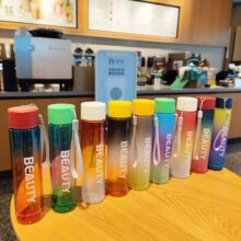 迷你口袋杯220ml户外学生包包杯直饮塑料杯炫彩磨砂渐变提绳果汁