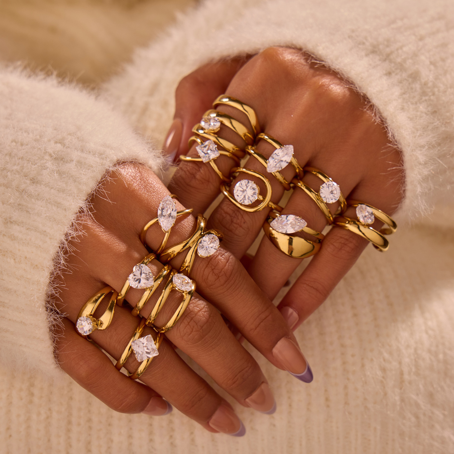 Zweifarbige, stapelbare, zarte Ringe, trendiges Set aus verschiedenen Metallen zum Kombinieren, minimalistische, dünne Gold- und Silberringe, gravierte Initialen und Sternsymbole, 3-5 Stück zum Stapeln, Mode_voghion.com