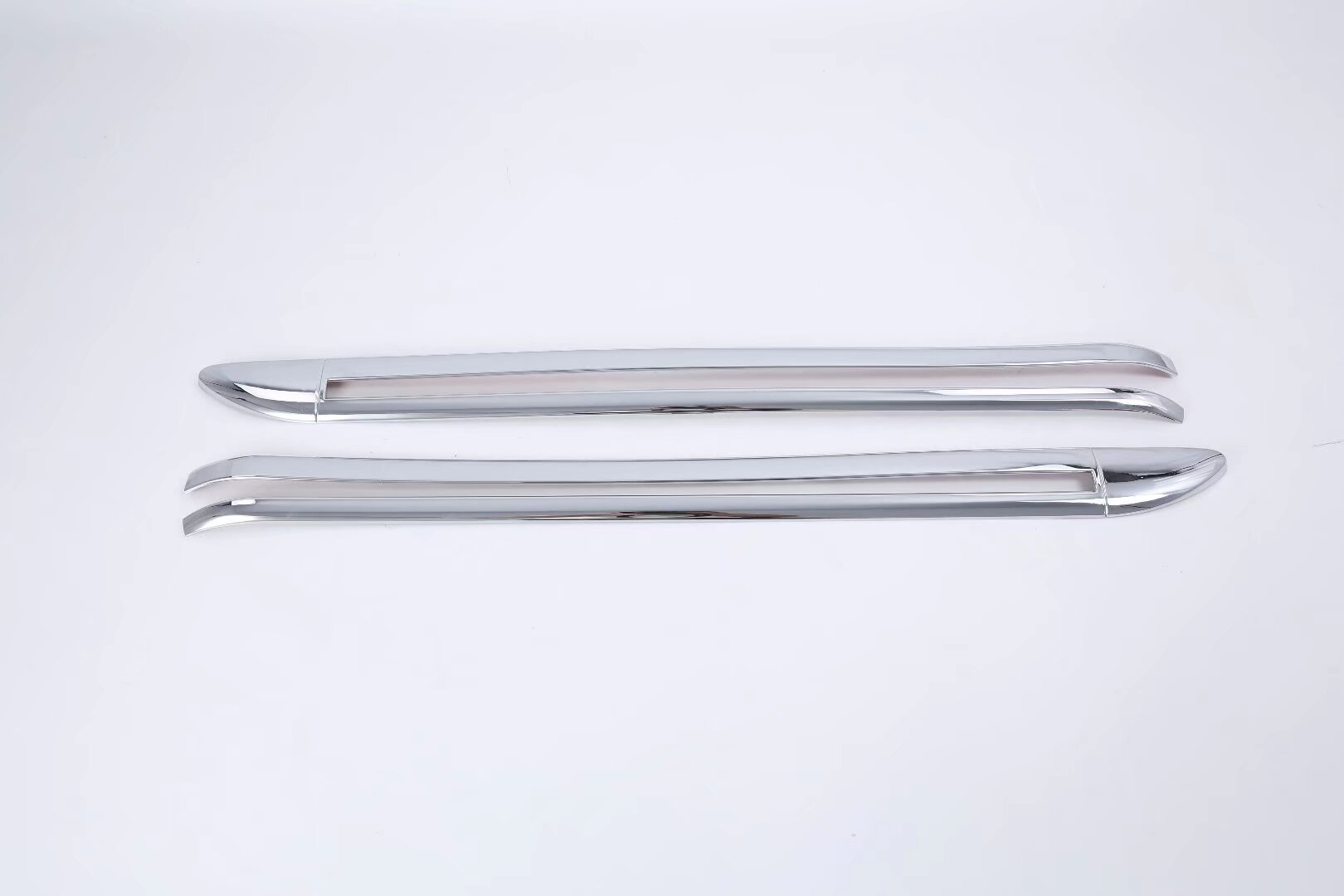 18NV200 body slide rail trim decoration suitable for Nissan NV200 middle door rail door panel bright strip modification sticker