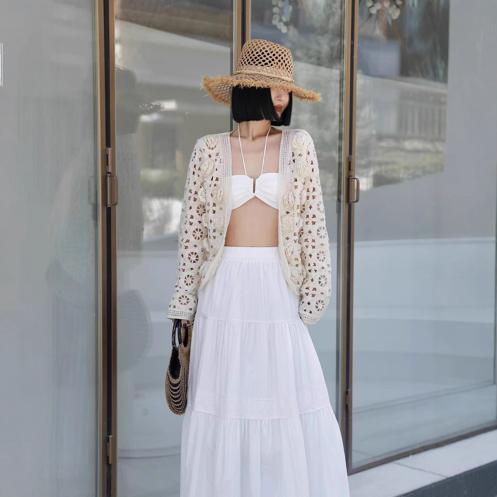 French-Style Gentle Crochet Hollow-Out Knit Sweater for Women, New Autumn Design with a Unique V-Neck Long-Sleeve Cardigan Top