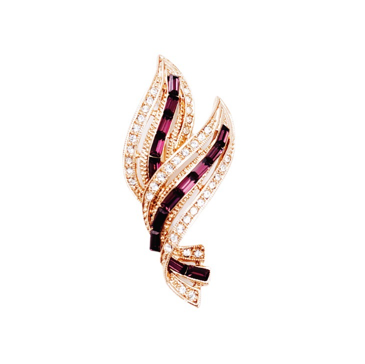 ŷ��ʱ�г����߼���΢���ʯ��Ҷ����ٴ������ػ�Ů˿��������