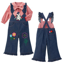 现货宝宝牛仔裤日系卡通可爱女童小兔花朵刺绣花边背带裤长裤
