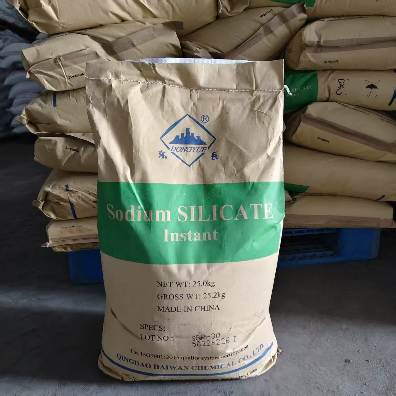 Мгновенный порошок силиката натрия для пеногенерации, усилитель щелочного цемента, высокотемпературный литейный огнеупорный раствор, мгновенный силикат натрия