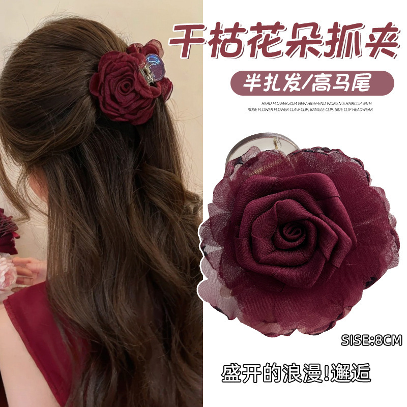 乾燥したバラはフランスの花を挟んで髪を挟みます。|undefined