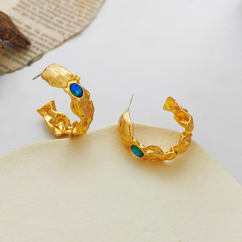 Vintage Style C Shape Copper Inlay Glass Earrings 1 Pair