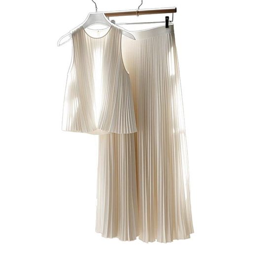 This year's popular beautiful pleated suit women's summer 2025 new high-end sense temperament top skirt two-piece set