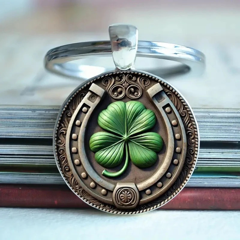 Vintage Horseshoe and Four-leaf Clover Key Ring-Vintage Zinc Alloy Design, Green Four-leaf Clover Center, Vintage Horseshoe and Four-leaf Clover Key Ring-Vintage Zinc Alloy Design, Green Four-leaf Clover Center,