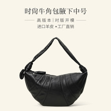 ����С���^��С��Ƥ��ힰ�㼑и�ţ�ǰ���Ƥ�μ�Ҹ����Ӱ�Ů����