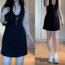 黑色背心吊带连衣裙子女夏季2024新款小个子包臀裙法式赫本风短裙
